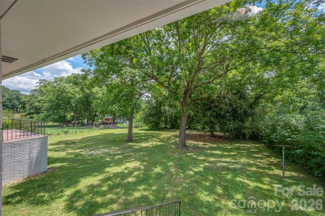 286 N Main Street, Mooresboro, NC 28114