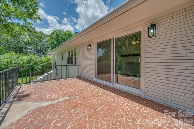 286 N Main Street, Mooresboro, NC 28114