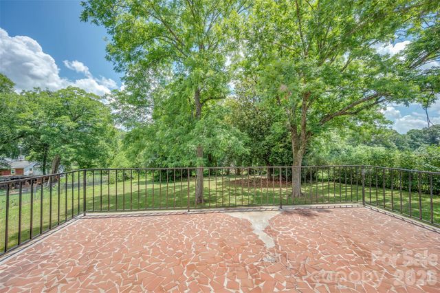 286 N Main Street, Mooresboro, NC 28114