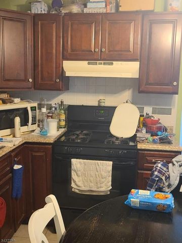 42 S 2Nd St, Elizabeth City, NJ 07206