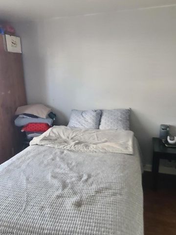 42 S 2Nd St, Elizabeth City, NJ 07206