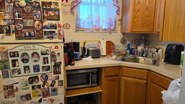 1115 W Camplain Rd, Manville Boro, NJ 08835