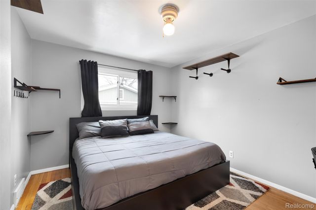 6428 Cloverton Drive, Waterford Charter Township, MI 48329