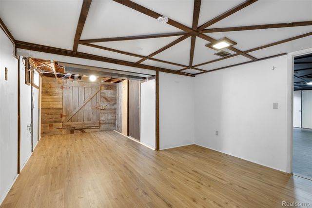 6428 Cloverton Drive, Waterford Charter Township, MI 48329