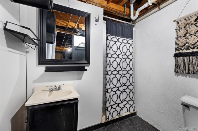 6428 Cloverton Drive, Waterford Charter Township, MI 48329