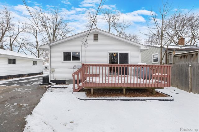 6428 Cloverton Drive, Waterford Charter Township, MI 48329