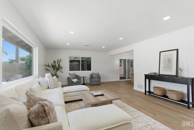 5808 Sally Avenue, Bakersfield, CA 93308