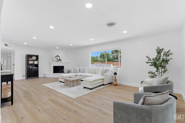5808 Sally Avenue, Bakersfield, CA 93308