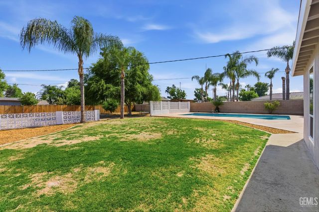 5808 Sally Avenue, Bakersfield, CA 93308