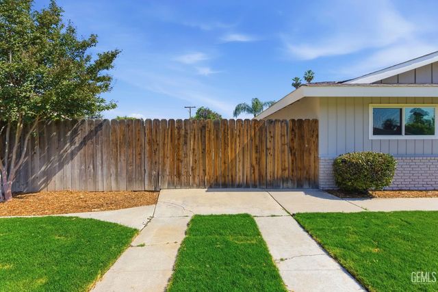 5808 Sally Avenue, Bakersfield, CA 93308