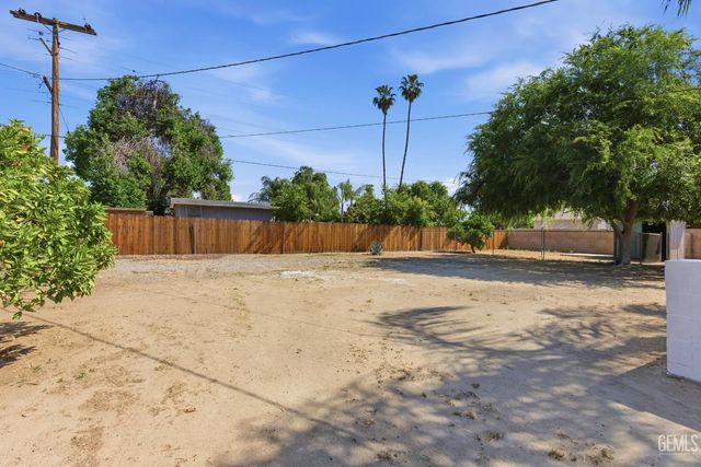 5808 Sally Avenue, Bakersfield, CA 93308