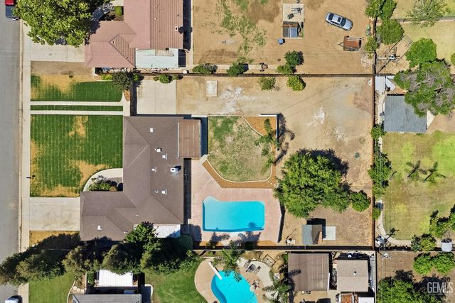 5808 Sally Avenue, Bakersfield, CA 93308
