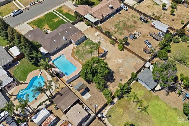 5808 Sally Avenue, Bakersfield, CA 93308
