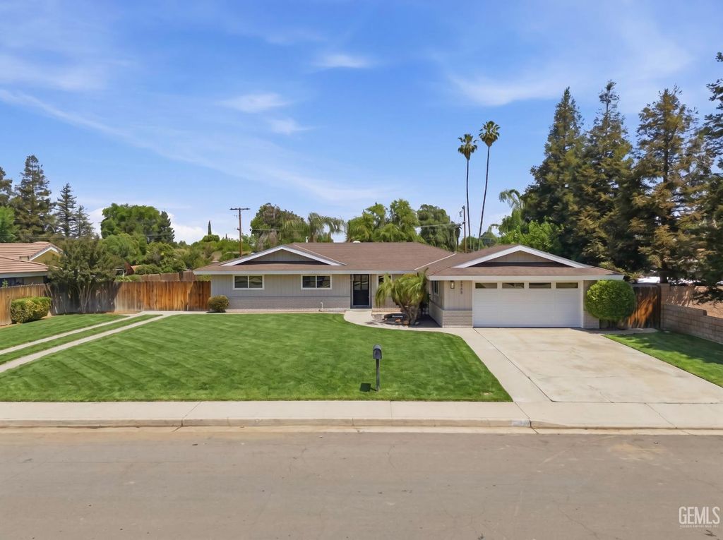 5808 Sally Avenue, Bakersfield, CA 93308