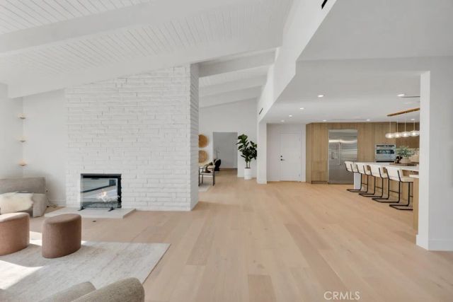 5330 Dubois Avenue, Woodland Hills, CA 91367