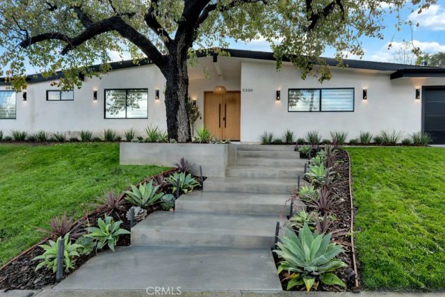 5330 Dubois Avenue, Woodland Hills, CA 91367