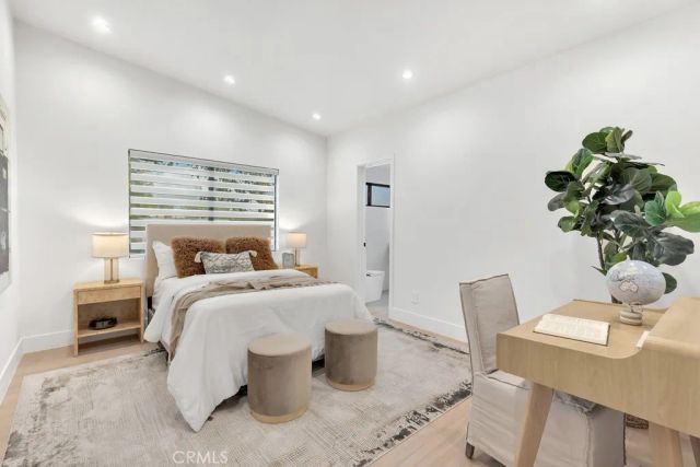 5330 Dubois Avenue, Woodland Hills, CA 91367