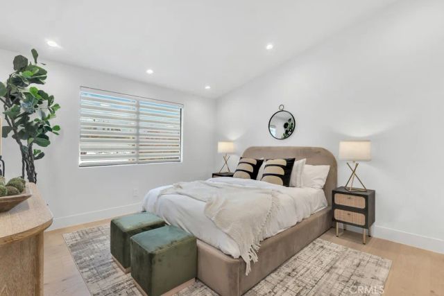 5330 Dubois Avenue, Woodland Hills, CA 91367