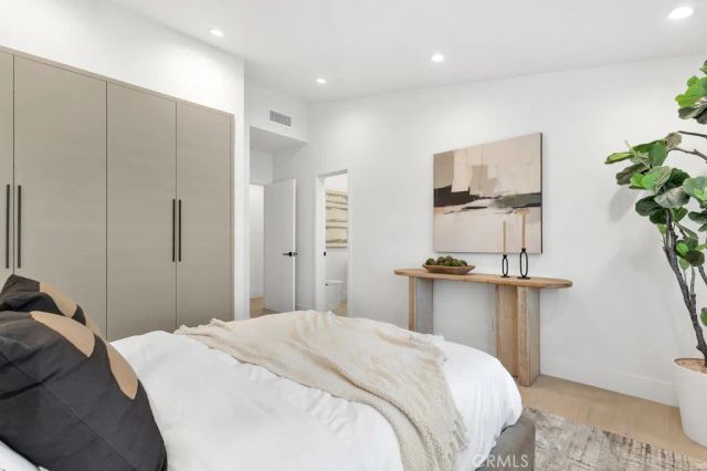 5330 Dubois Avenue, Woodland Hills, CA 91367