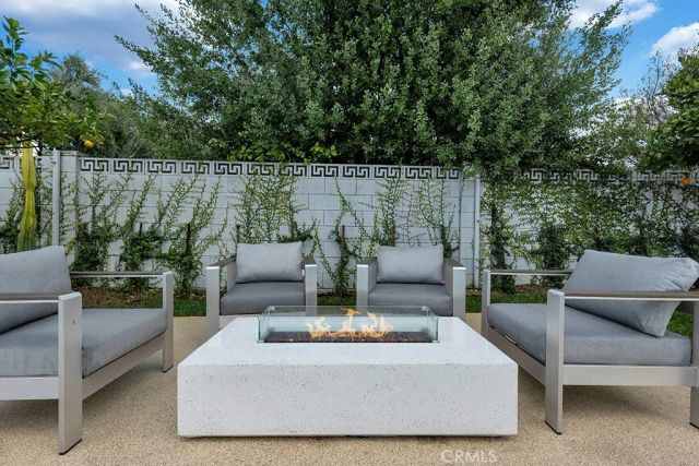 5330 Dubois Avenue, Woodland Hills, CA 91367