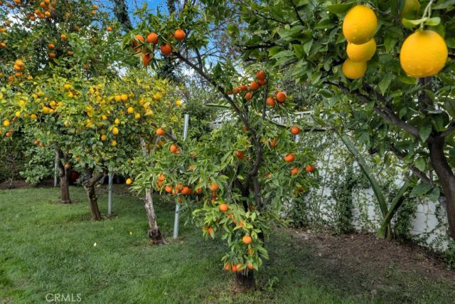 5330 Dubois Avenue, Woodland Hills, CA 91367