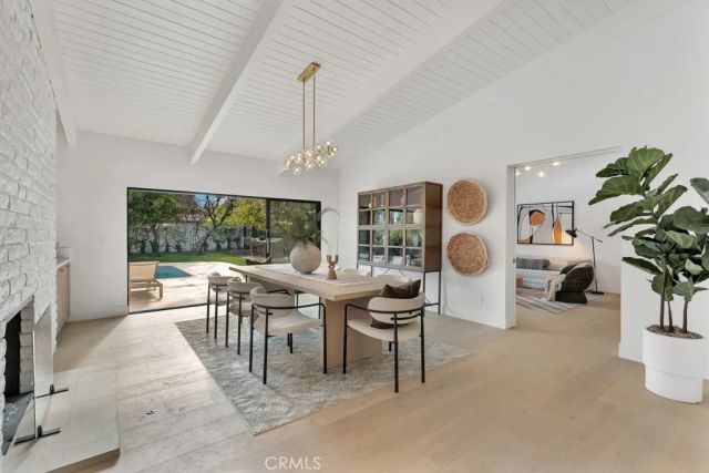 5330 Dubois Avenue, Woodland Hills, CA 91367