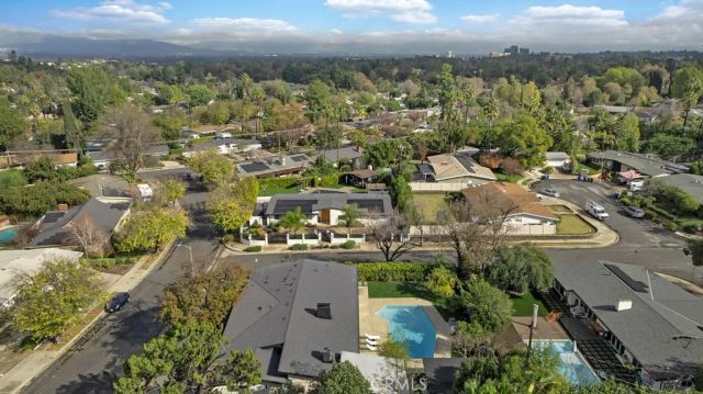5330 Dubois Avenue, Woodland Hills, CA 91367