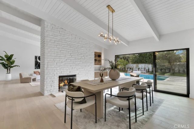 5330 Dubois Avenue, Woodland Hills, CA 91367