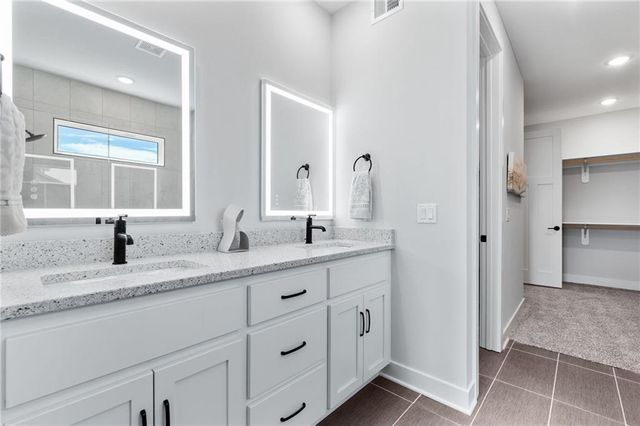 1386 N 163rd Court, Basehor, KS 66007