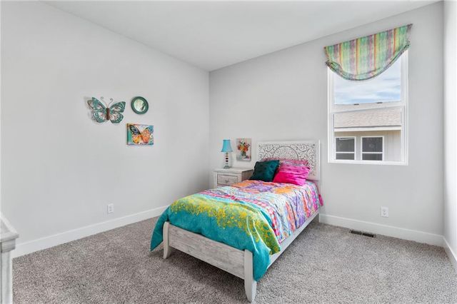 1386 N 163rd Court, Basehor, KS 66007