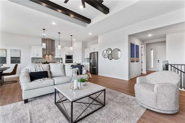 1386 N 163rd Court, Basehor, KS 66007
