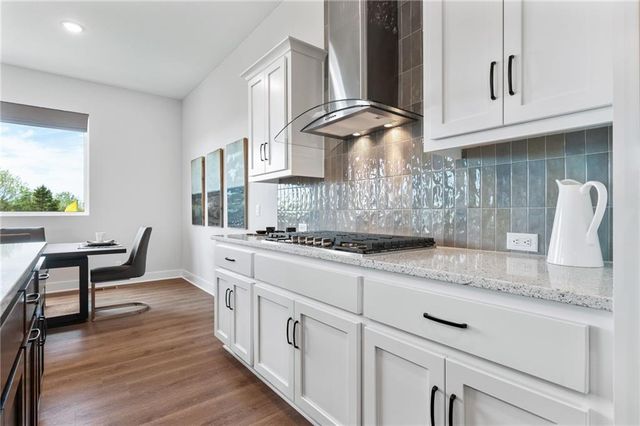 1386 N 163rd Court, Basehor, KS 66007