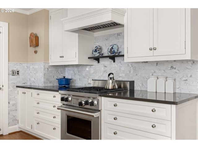 2670 Sw MONTGOMERY Dr, Portland, OR 97201