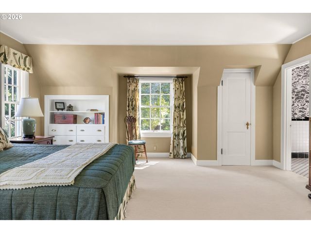 2670 Sw MONTGOMERY Dr, Portland, OR 97201