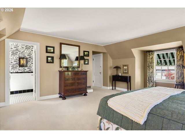 2670 Sw MONTGOMERY Dr, Portland, OR 97201