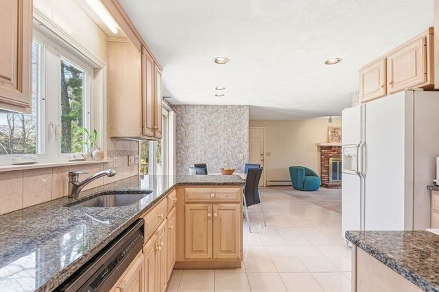 151 Cranberry Rd, North Attleboro, MA 02760