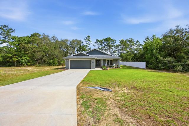 141 FISHER WAY, Ocklawaha, FL 32179