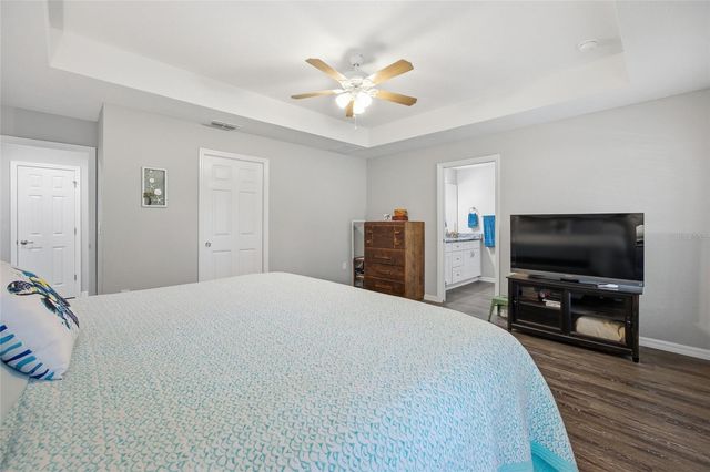 141 FISHER WAY, Ocklawaha, FL 32179