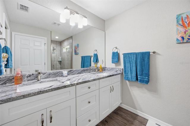 141 FISHER WAY, Ocklawaha, FL 32179