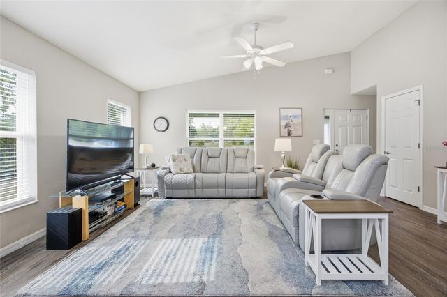 141 FISHER WAY, Ocklawaha, FL 32179