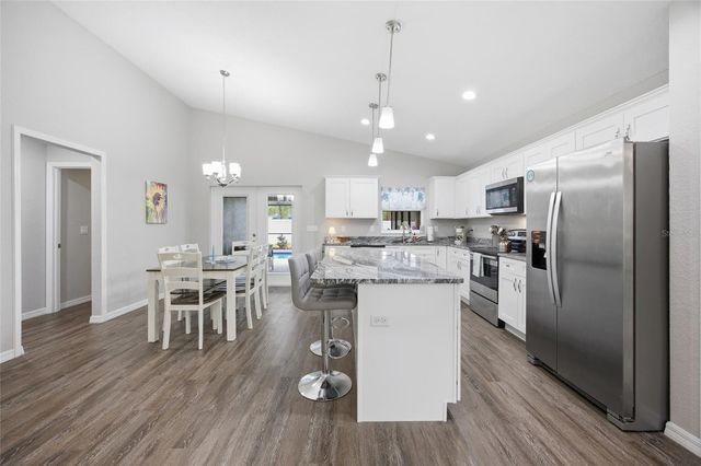 141 FISHER WAY, Ocklawaha, FL 32179