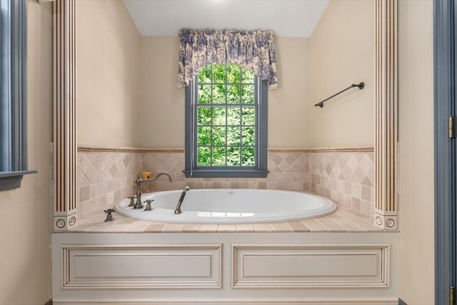 41 Great Rock Rd, Sherborn, MA 01770