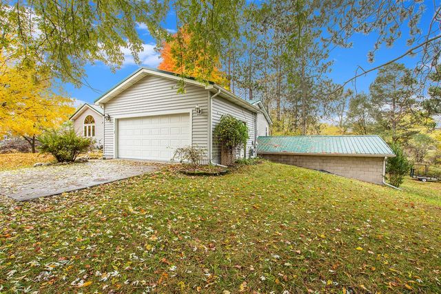 211 N Cedar Street, Evart, MI 49631