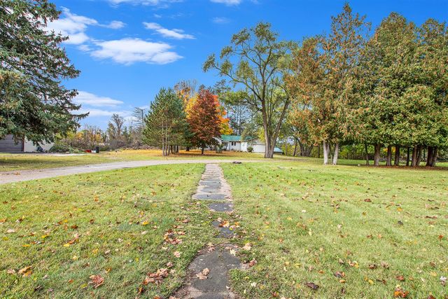 211 N Cedar Street, Evart, MI 49631