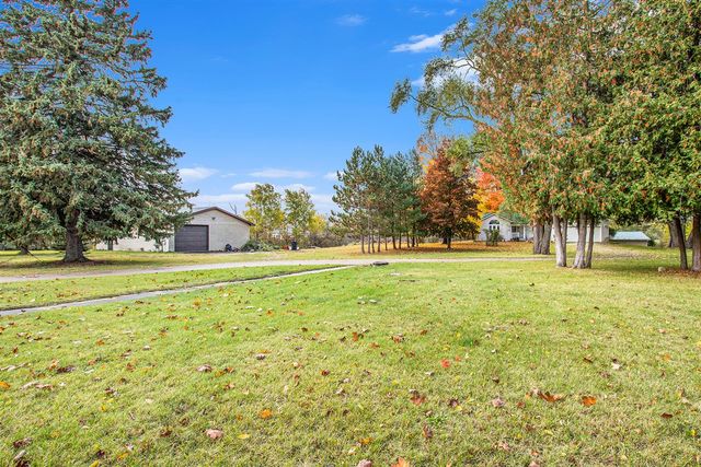 211 N Cedar Street, Evart, MI 49631