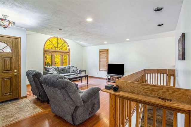 211 N Cedar Street, Evart, MI 49631