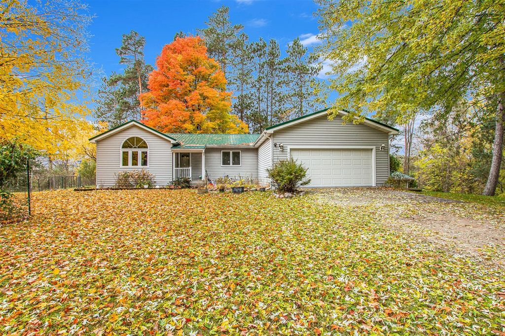 211 N Cedar Street, Evart, MI 49631