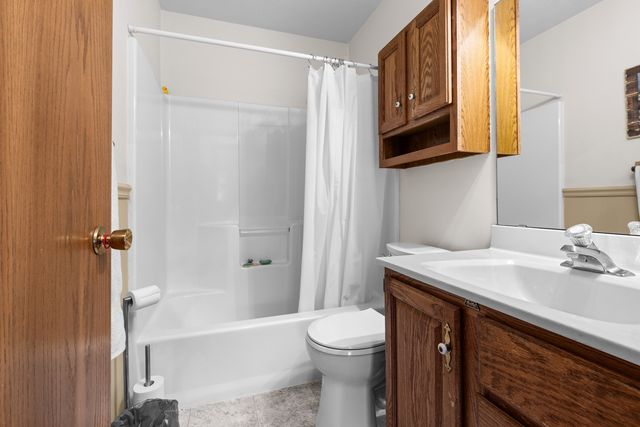 125 Heath Cliff Drive, Poplar Grove, IL 61065