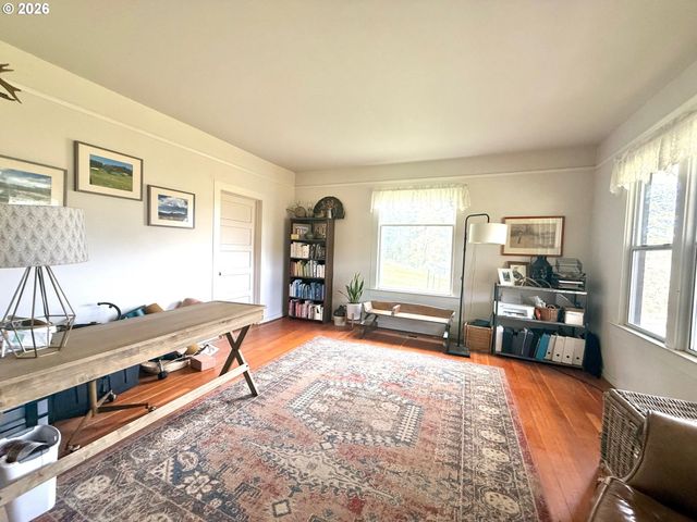 355 BANKS CREEK Rd, Sutherlin, OR 97479