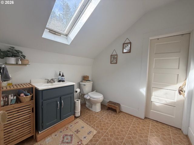 355 BANKS CREEK Rd, Sutherlin, OR 97479